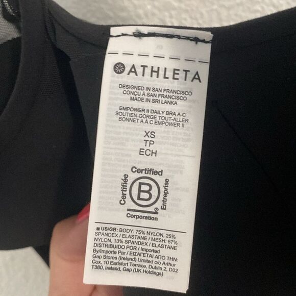 NWOT- Athleta- black zip front sports bra with cross back- Size XS - Picture 8 of 11